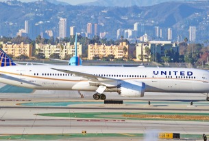 United Airlines to resume flights to Hong Kong