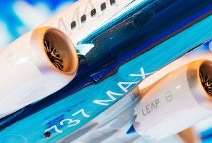 Boeing sees progress on 787 in China, but supply chain risks loom