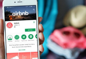 Airbnb stock slumps despite record-breaking bookings