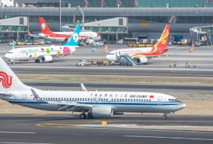 Major Chinese carriers see passengers surge, more international trips