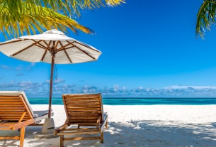 Sanya shuts public transport system; Hong Kong to relax hotel quarantine | Weekly Review