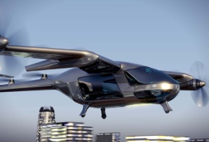 Chinese firm tests electric flying taxi in Dubai