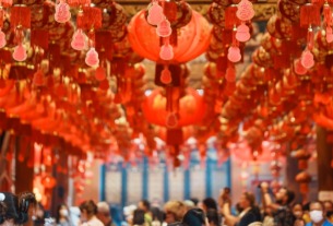 Holiday trips within China surge after COVID curbs lifted