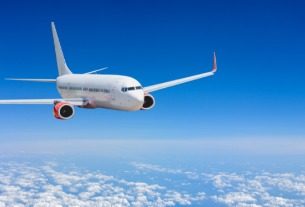 Senators urge halt to Chinese carriers overflying Russia on U.S. flights