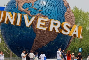Universal Beijing Resort bans freelance photography services inside park
