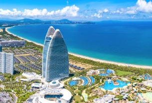 China's resort island thriving with tourism, consumption