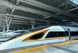 'Notable progress' as Fuxing bullet trains to run on Qinghai-Xizang Railway soon