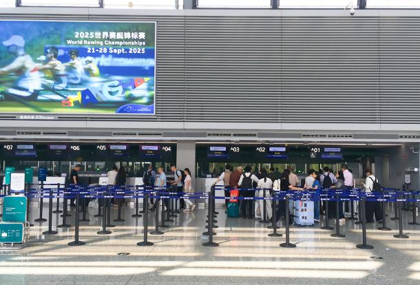 Shanghai airport streamlines check-in to compete with high-speed train