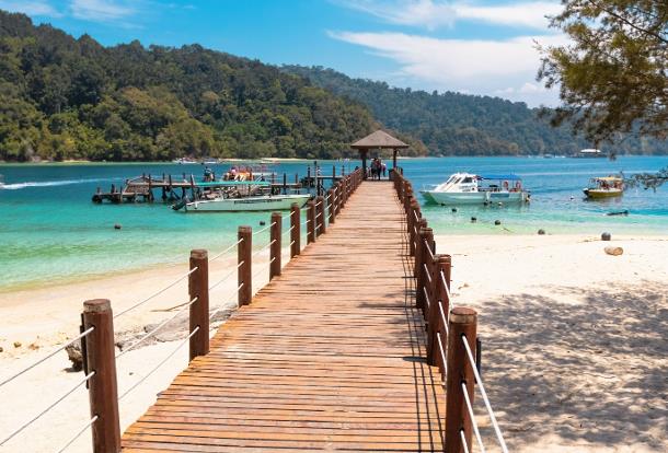 Chinese tourists missing in Malaysia rekindle debate over “travel buddy” controversy