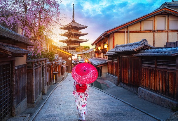 Chinese tourists to Japan fell 45% in December 2025