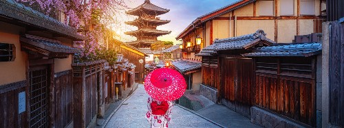 Chinese tourists to Japan fell 45% in December 2025