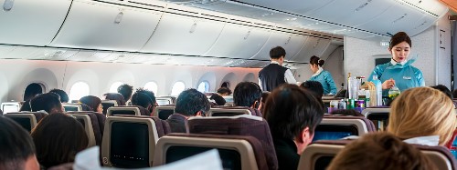 Foreign airlines recruit Chinese cabin crew in strategic push into China