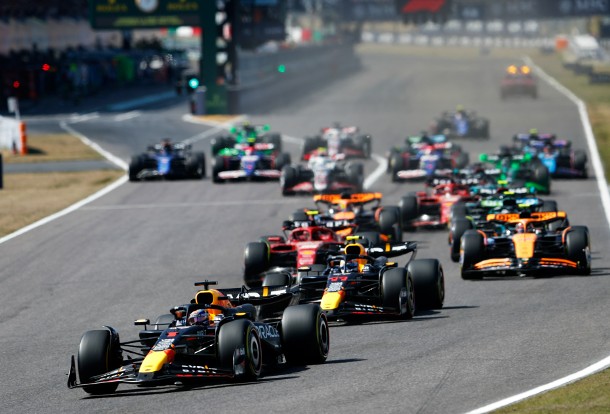  Why are affluent foreign travelers suddenly flocking to Shanghai?