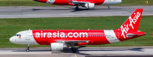 Flight cancellations surge as holiday travelers bear the brunt