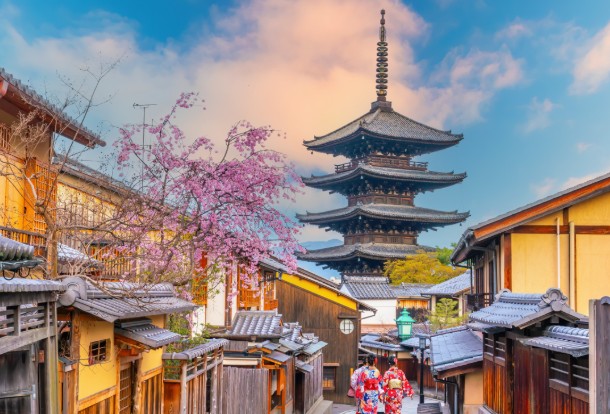 Narita airport’s mainland China flights fell 43% in April